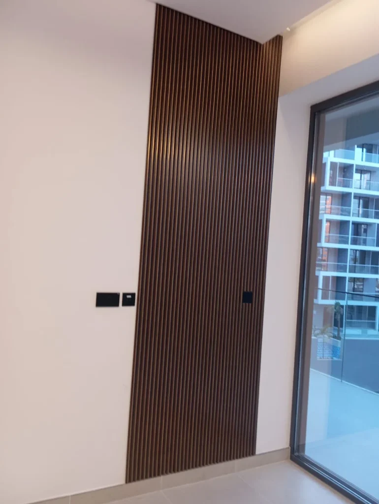 Modern wooden wall panels in Jumeirah Beach Residence home